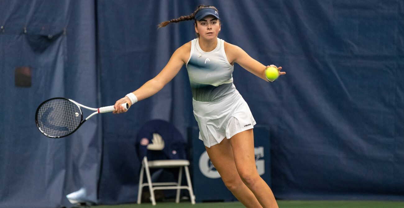 Marina Stakusic playing at the Tevlin Challenger