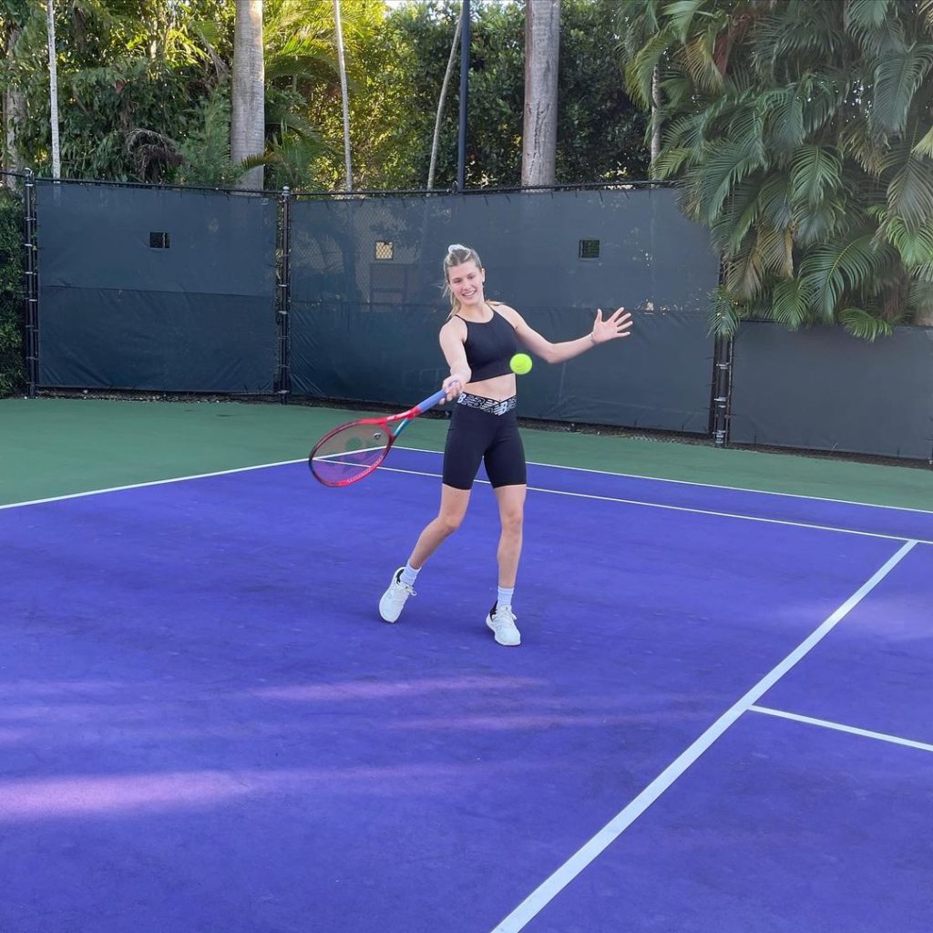 Genie Bouchard hits a forehand on practice