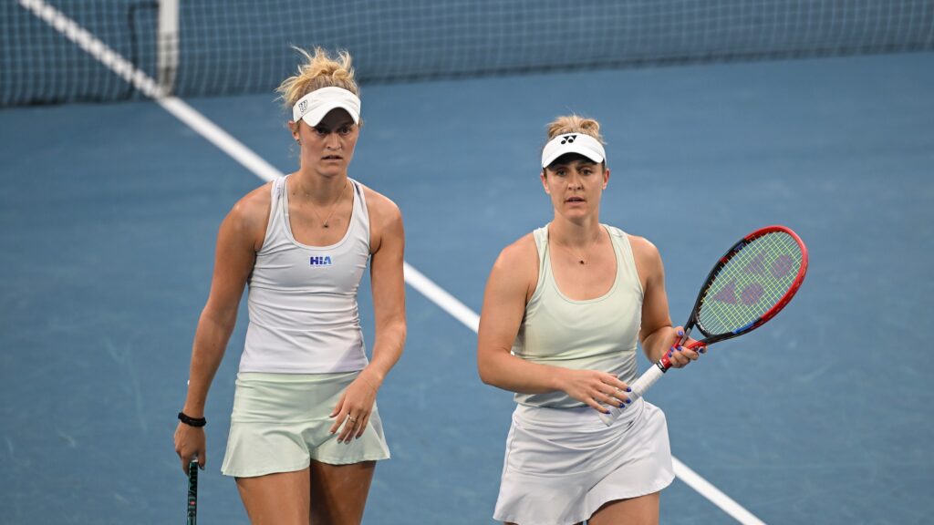 Gabriela Dabrowski (right) and Erin Routliffe (left) walk towards the baseline. They lost in the semifinals of Dubai on Friday.