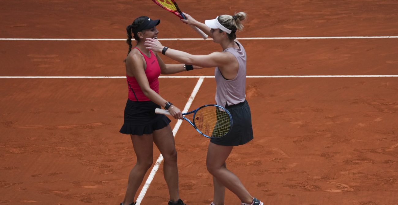 Gaby Dabrowski wins the doubles title at the Mutua Madrid Open