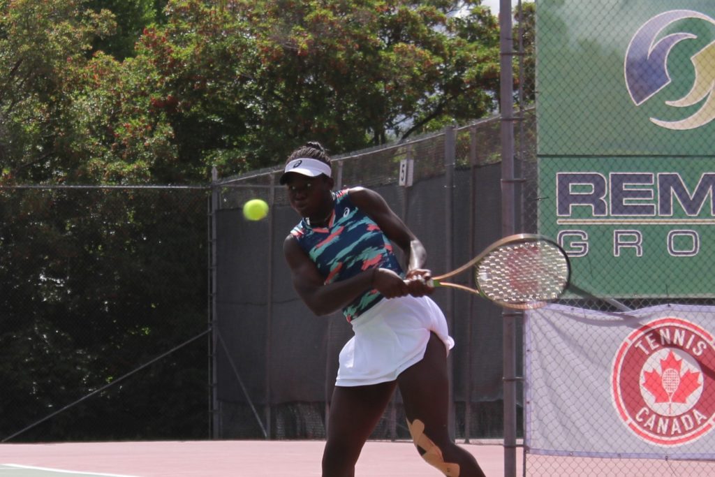 Victoria Mboko hits a backhand