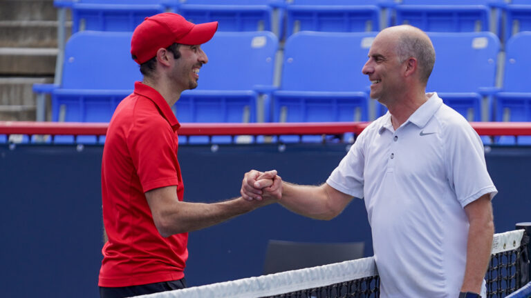 Handshake at net